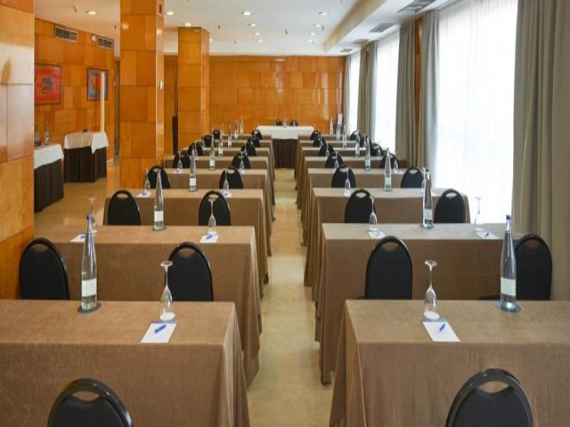 Nh Ciudad De Zaragoza Hotel Buitenkant foto