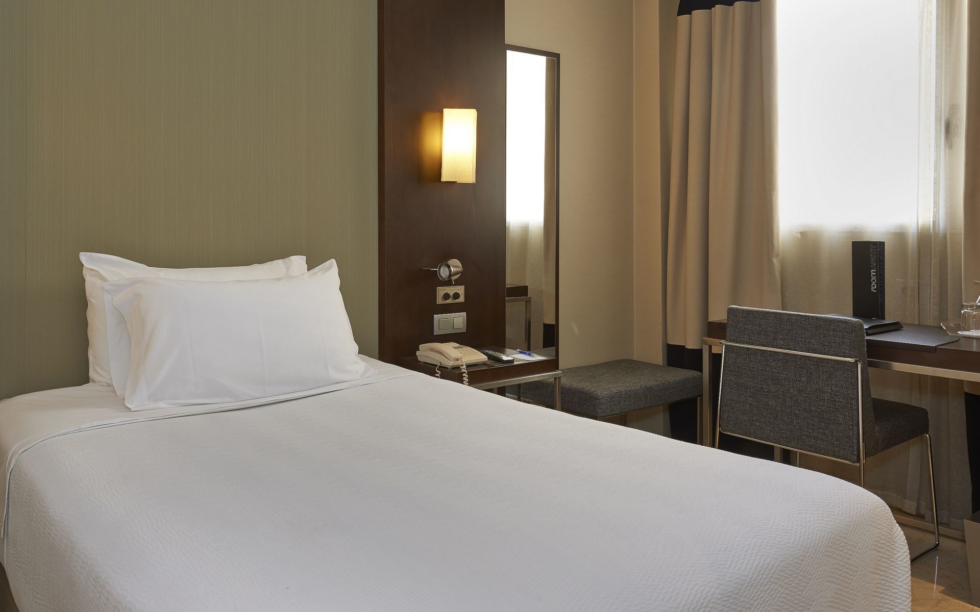 Nh Ciudad De Zaragoza Hotel Buitenkant foto