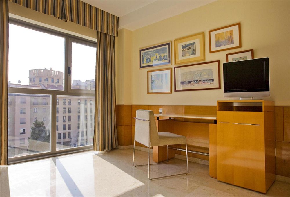 Nh Ciudad De Zaragoza Hotel Buitenkant foto