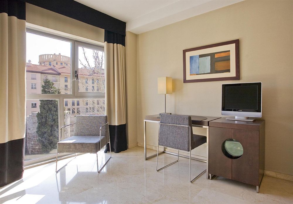 Nh Ciudad De Zaragoza Hotel Buitenkant foto